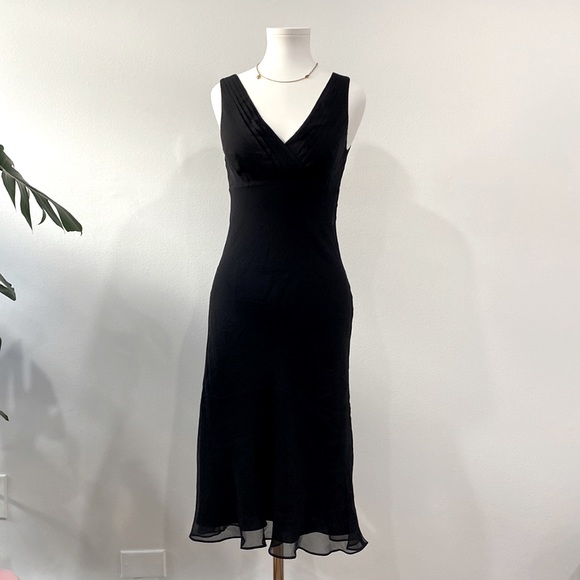 BCBG Max Azria Silk Chiffon Sleeveless Knee Lenght Dress - Picture 2 of 8